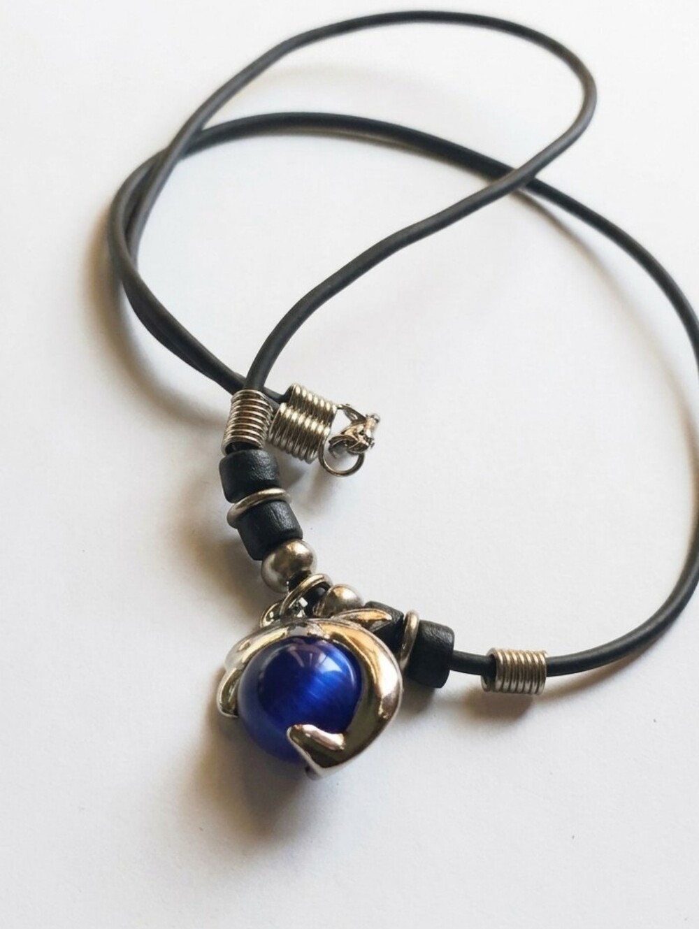 Vintage Y2K Blue Cat's Eye Dolphin Pendant Necklace – Black Rubber Cord
